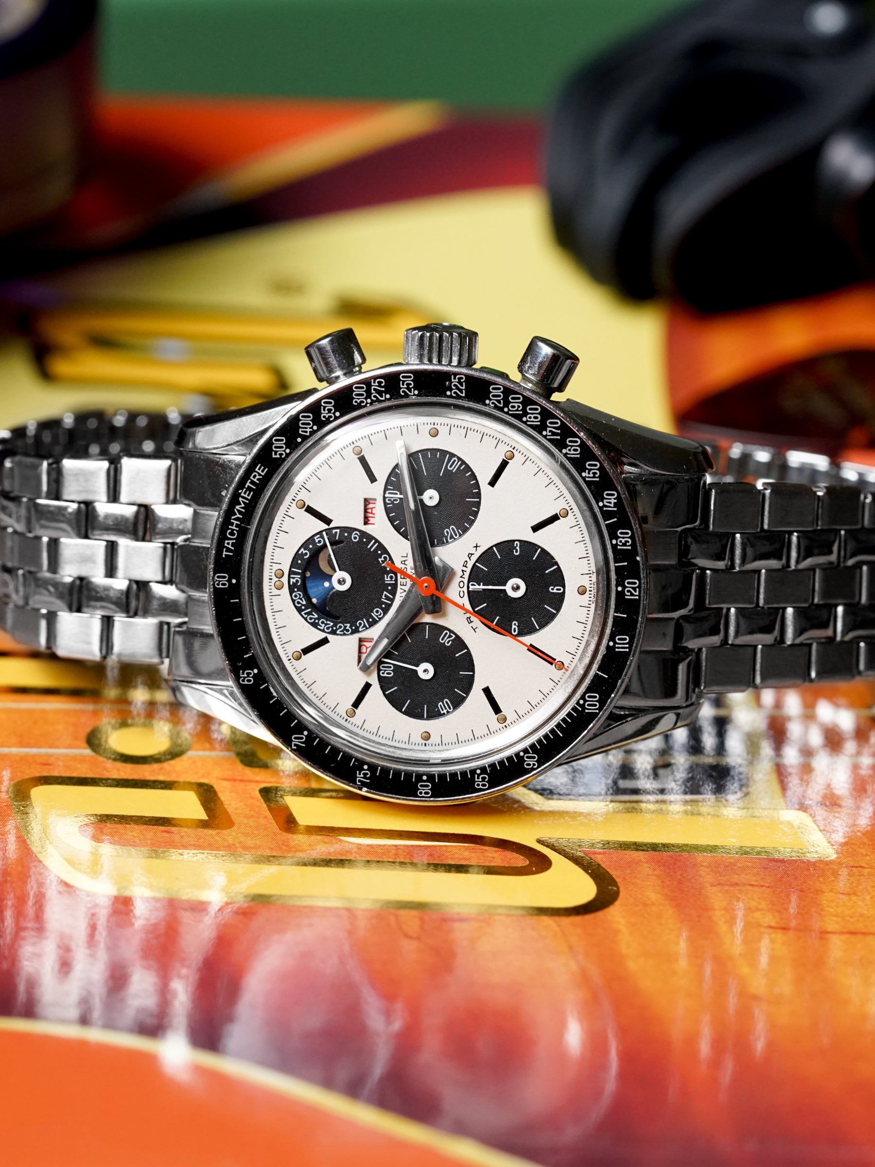 Universal sales geneve clapton